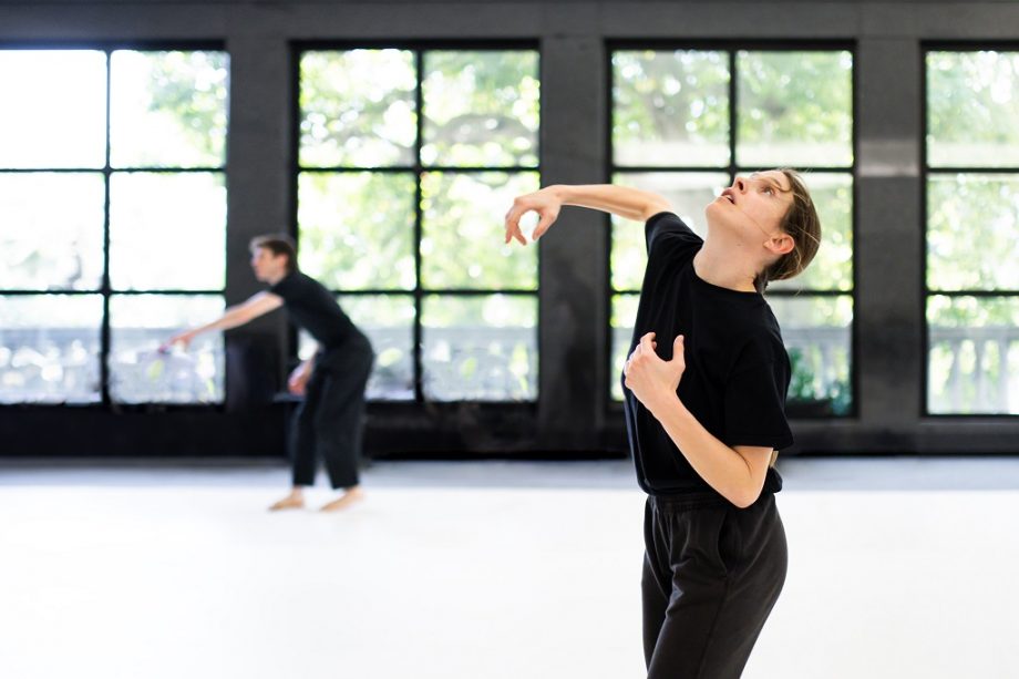 Elisa SbaragliDal corpo alla parola, dalla parola al corpo· Workshop ·