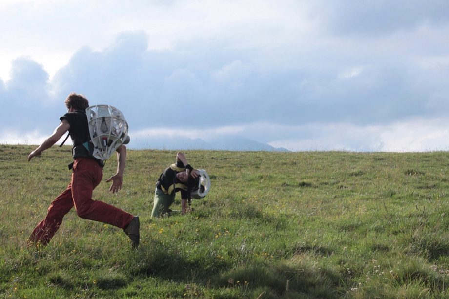 AZIONIfuoriPOSTOOltrepassare· progetto Arcipelago Coreografico ·
